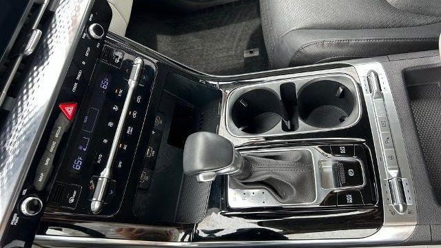 2024 Kia Carnival SX