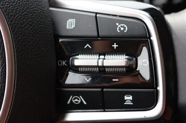 2023 Kia Carnival - $31,612