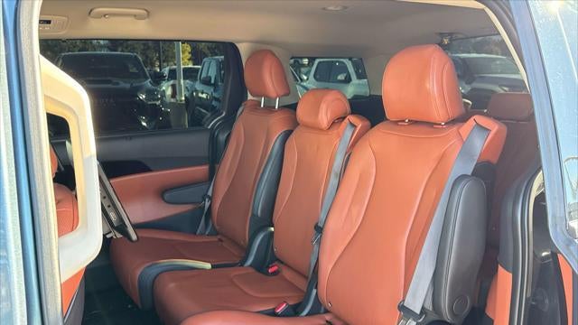 2024 Kia Carnival SX