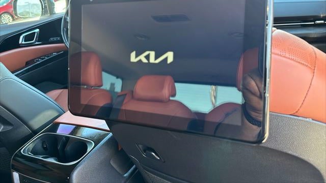 2024 Kia Carnival SX