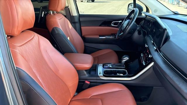 2024 Kia Carnival SX