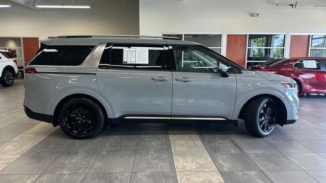 2024 Kia Carnival SX