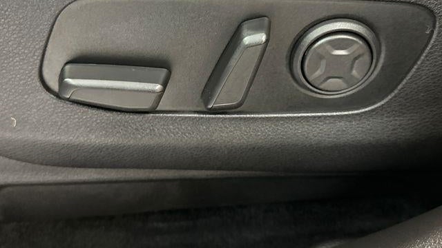 2024 Kia Carnival SX