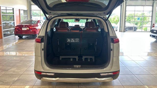 2024 Kia Carnival SX