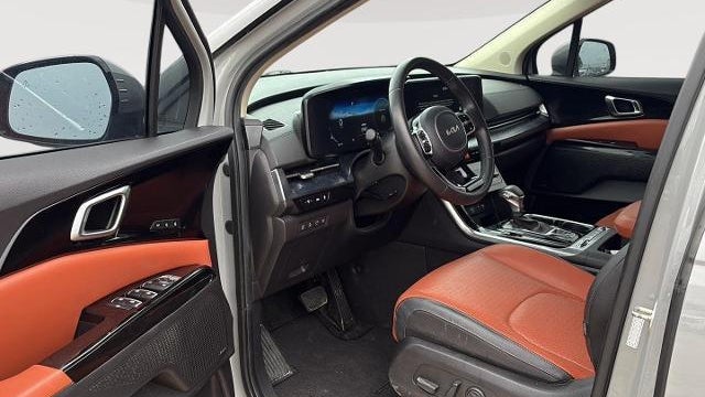 2024 Kia Carnival SX