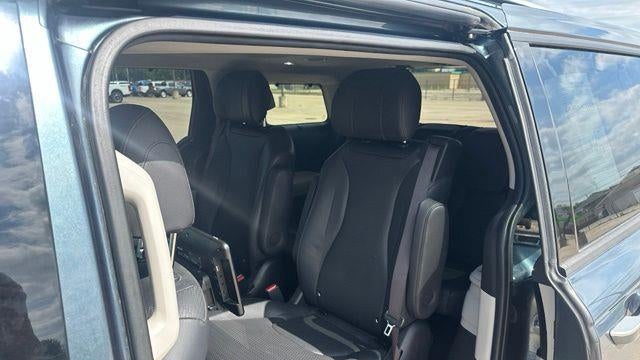 2022 Kia Carnival SX