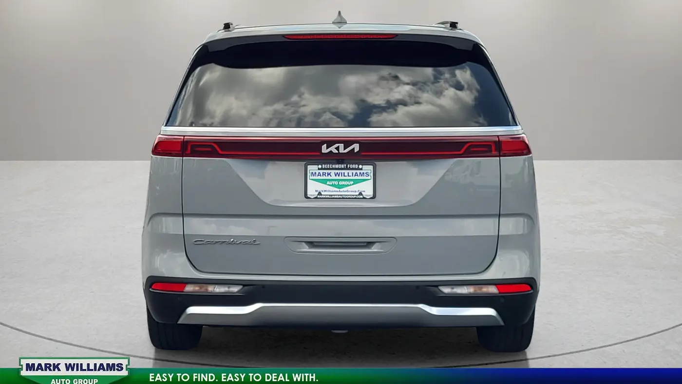 2022 Kia Carnival SX