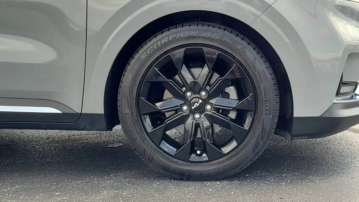 2022 Kia Carnival SX