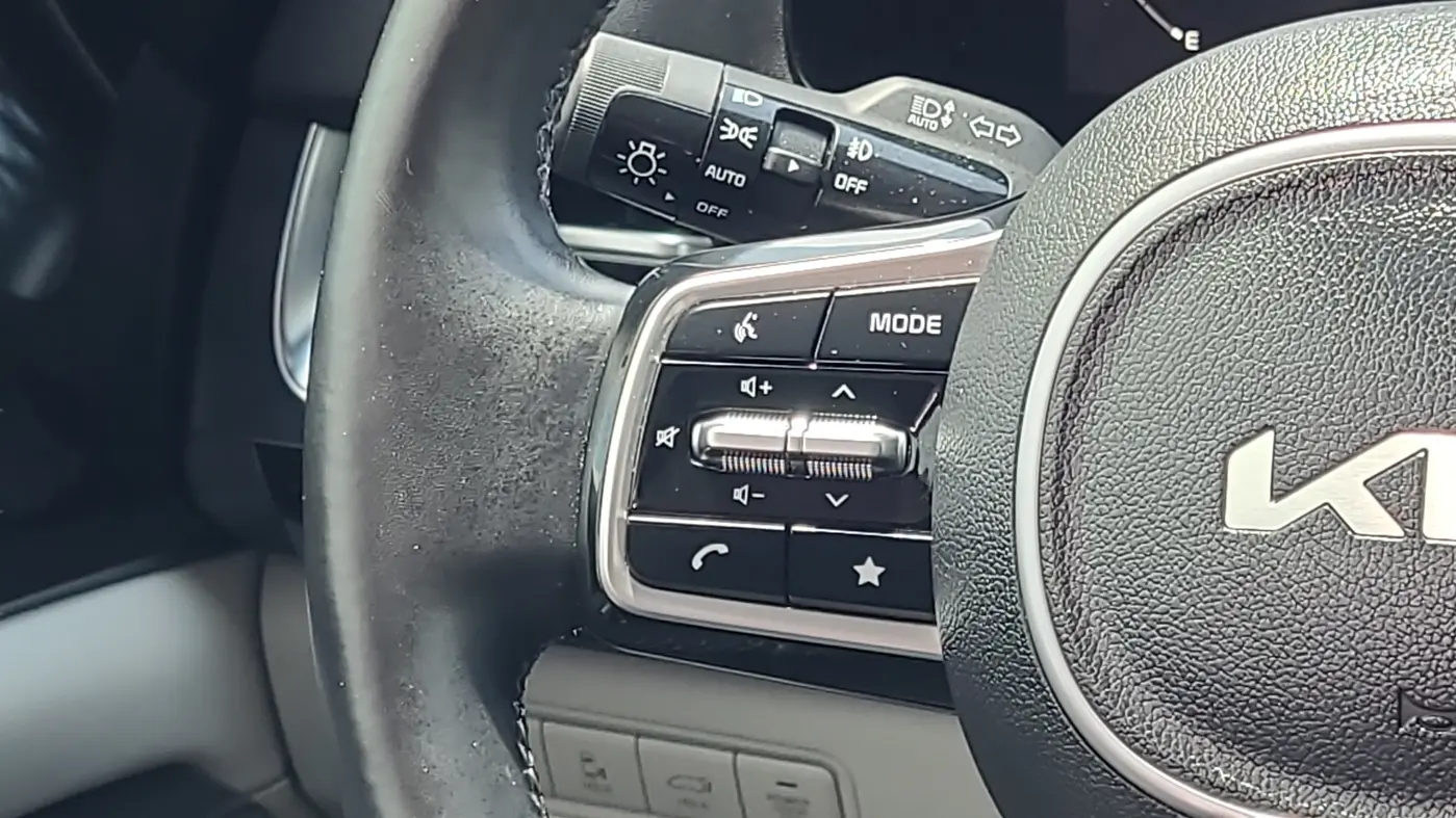 2022 Kia Carnival SX