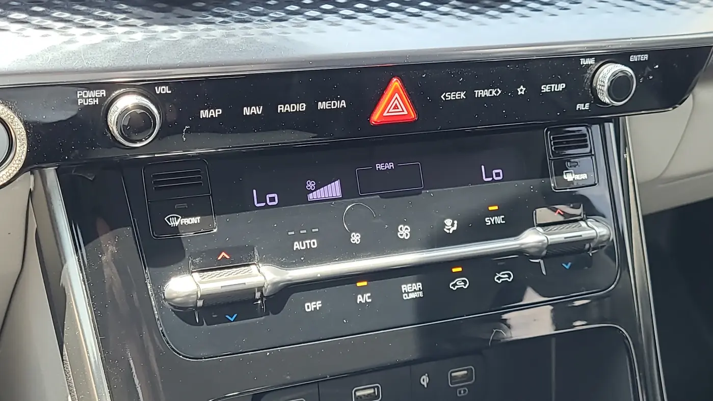 2022 Kia Carnival SX