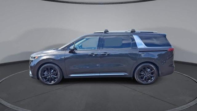 2022 Kia Carnival SX