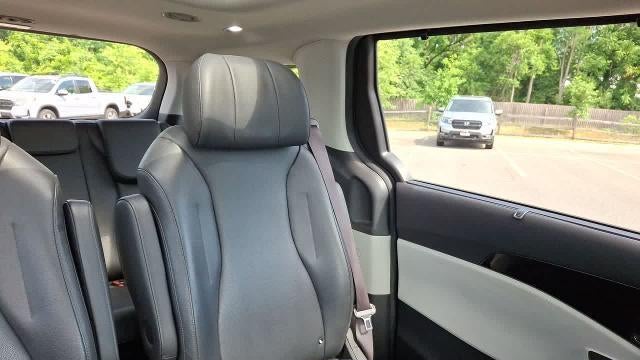 2022 Kia Carnival SX