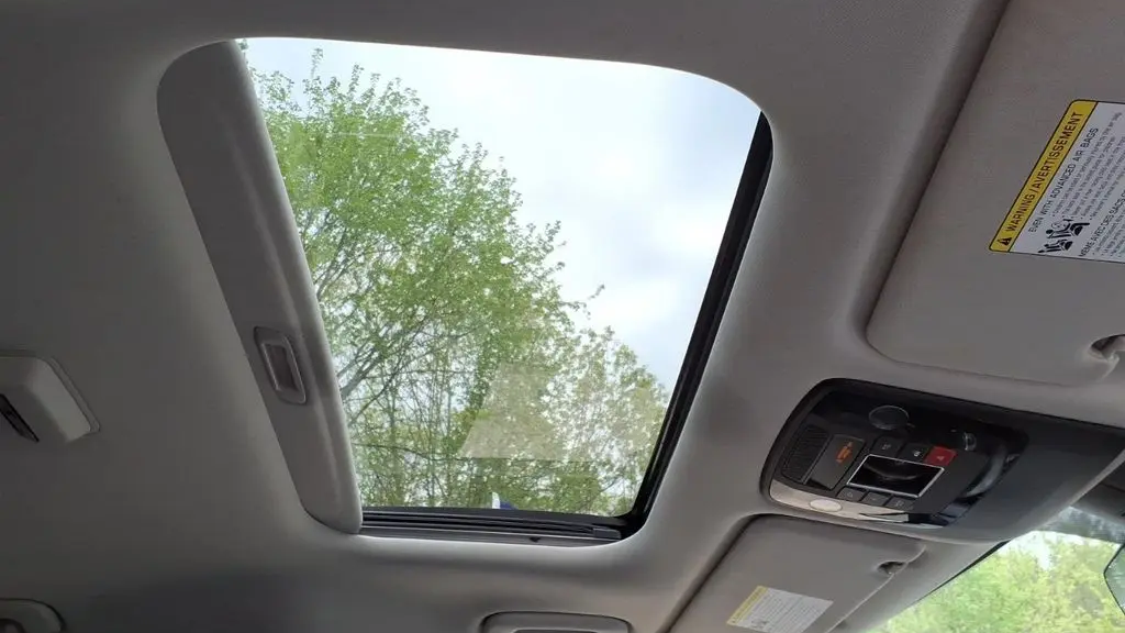 2023 Kia Carnival SX