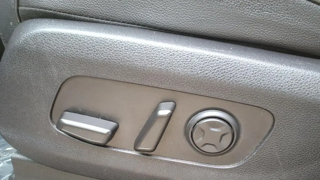 2023 Kia Carnival SX