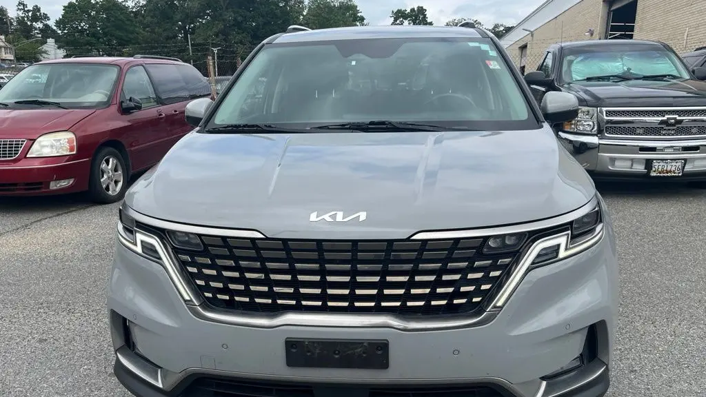 2023 Kia Carnival SX