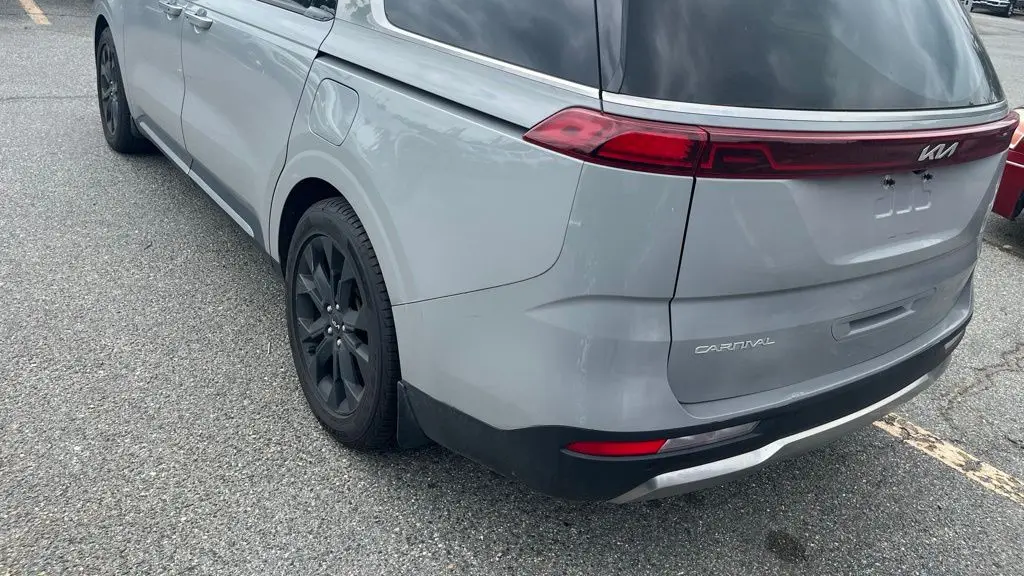 2023 Kia Carnival SX