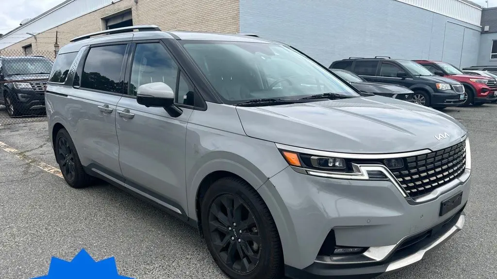 Preowned 2023 Kia Carnival SX for Sale