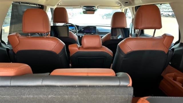 2024 Kia Carnival SX