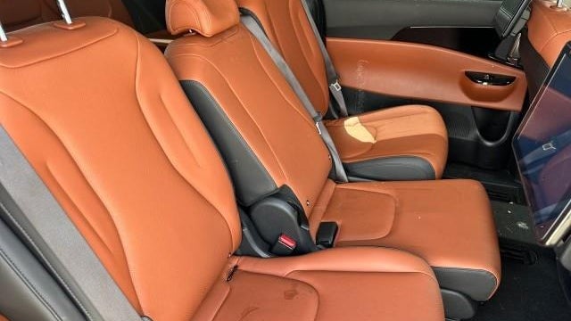 2024 Kia Carnival SX