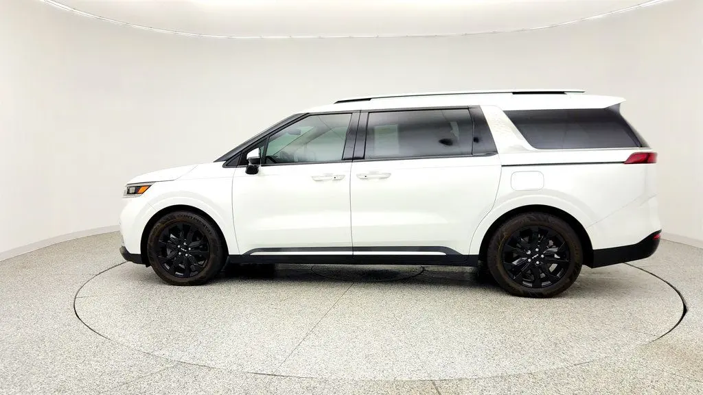 2024 Kia Carnival SX