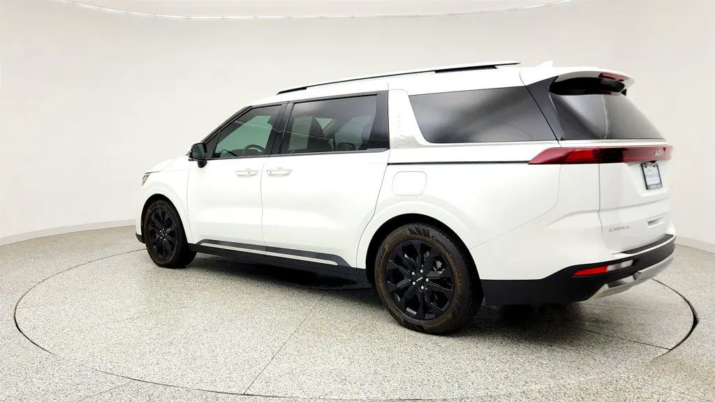 2024 Kia Carnival SX