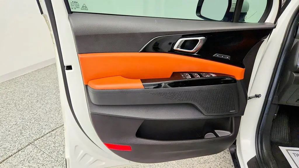 2024 Kia Carnival SX