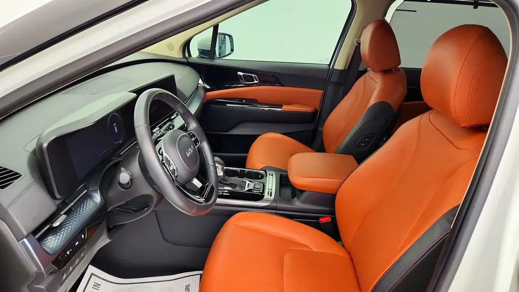 2024 Kia Carnival SX