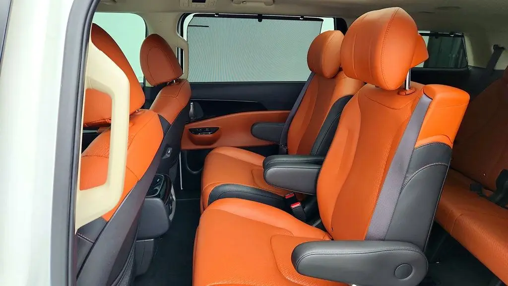 2024 Kia Carnival SX