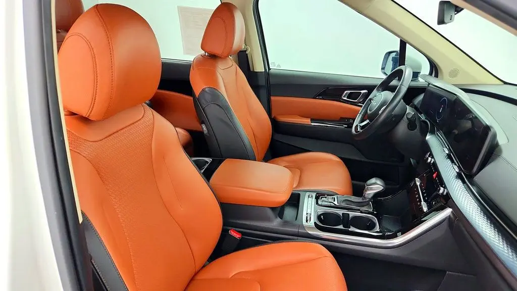 2024 Kia Carnival SX