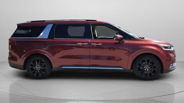 2022 Kia Carnival SX