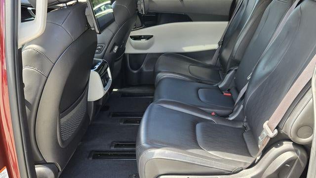 2022 Kia Carnival SX