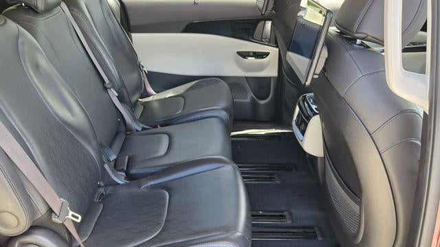 2022 Kia Carnival SX