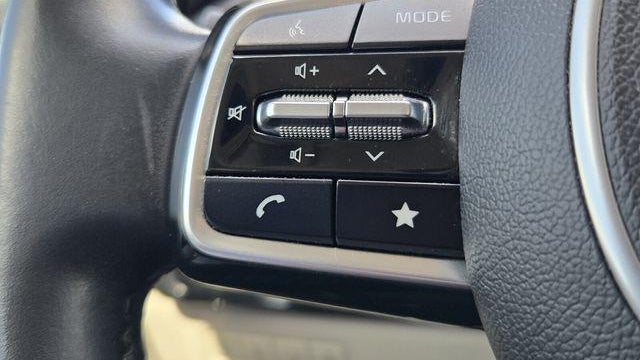 2022 Kia Carnival SX