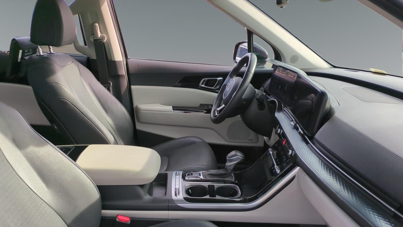 2024 Kia Carnival SX
