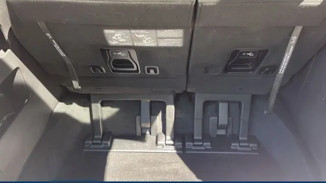 2023 Kia Carnival SX
