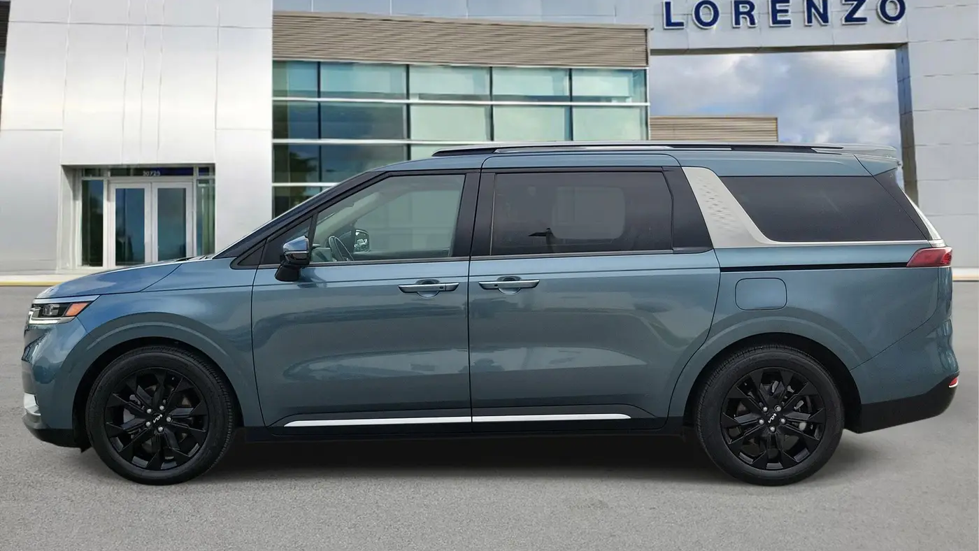 2024 Kia Carnival SX