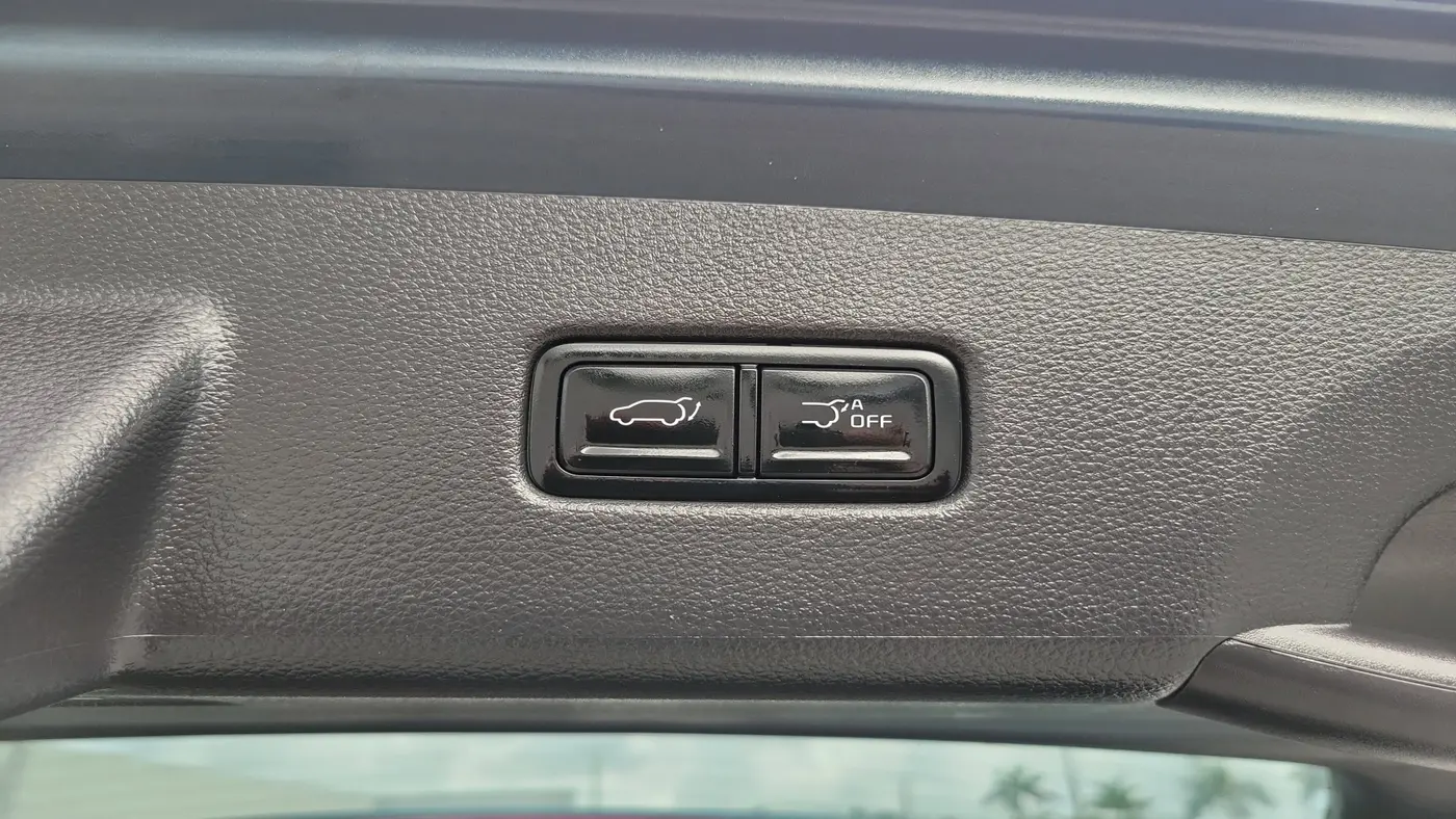 2024 Kia Carnival SX