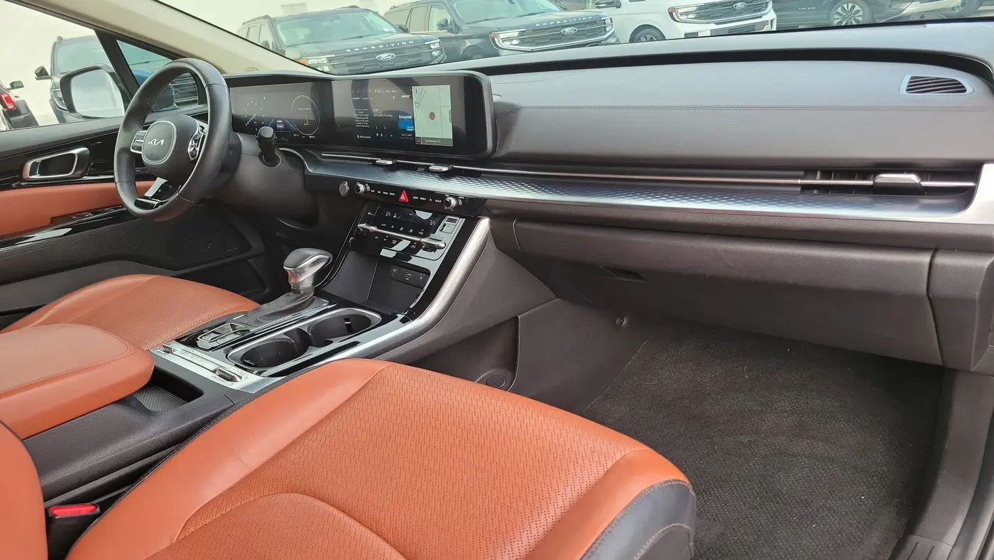 2024 Kia Carnival SX