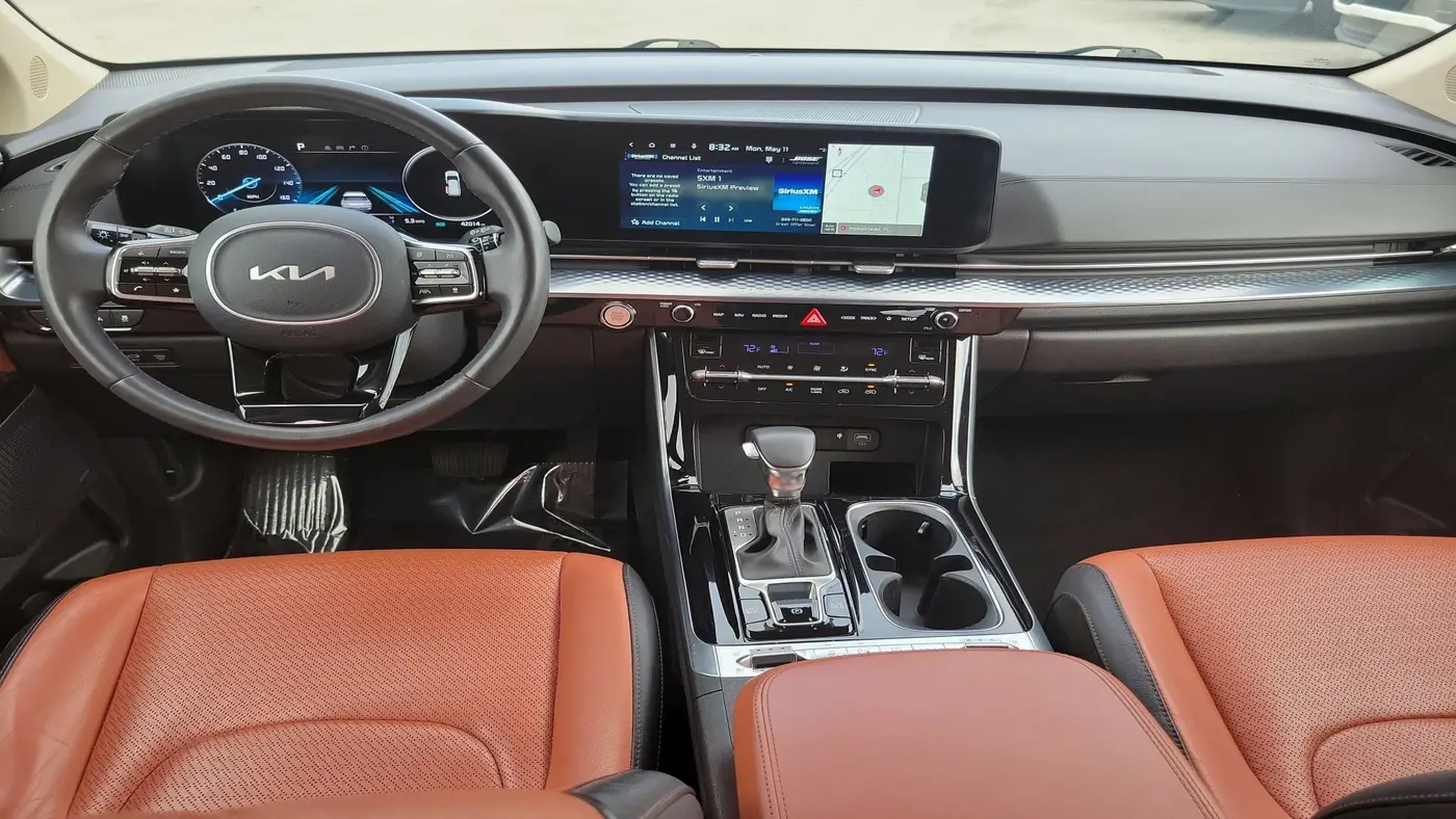 2024 Kia Carnival SX