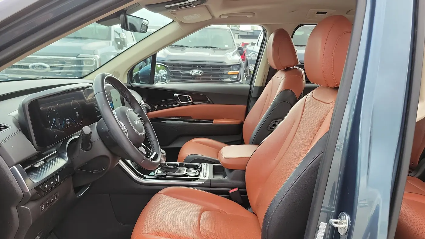 2024 Kia Carnival SX