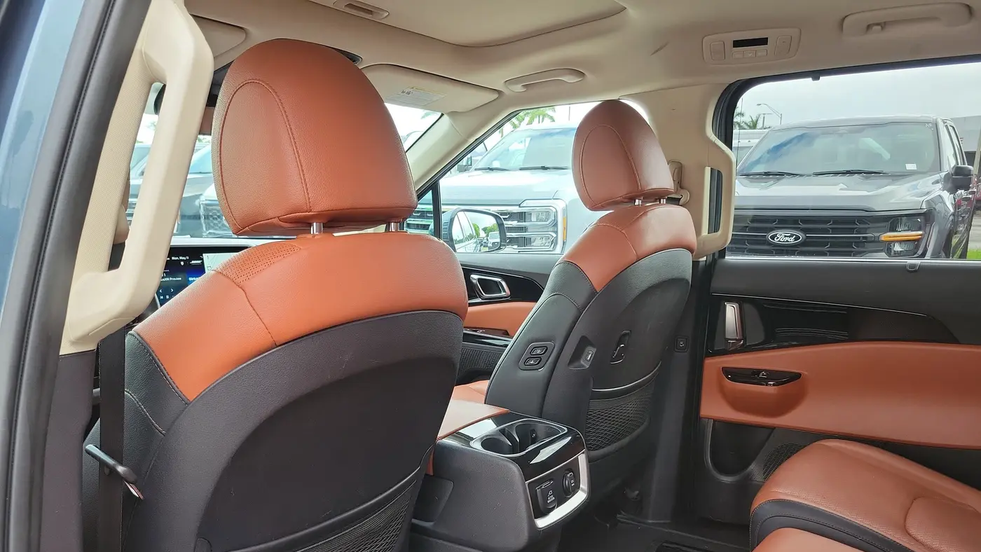 2024 Kia Carnival SX