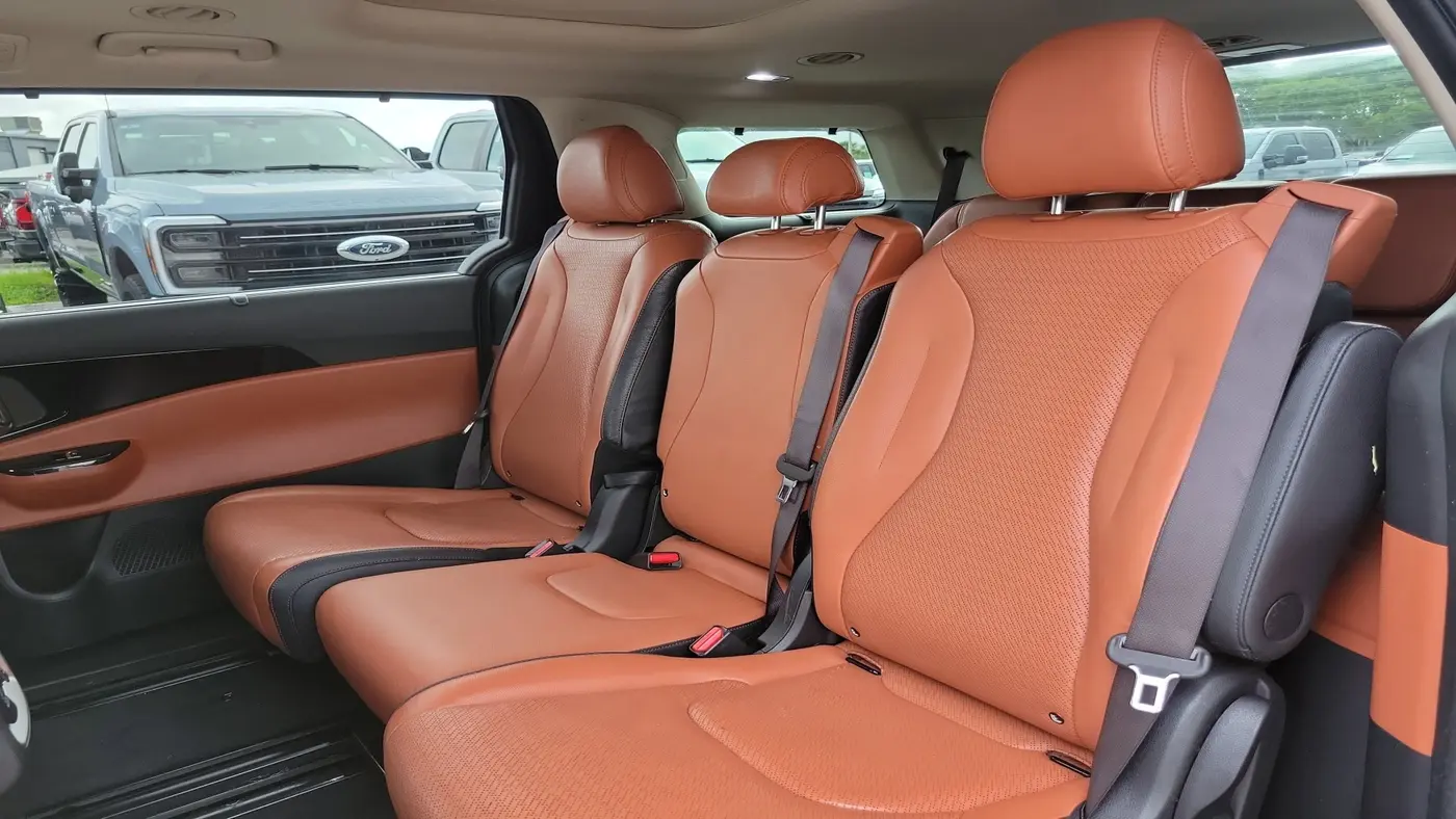 2024 Kia Carnival SX