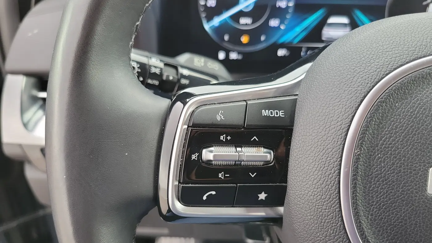 2024 Kia Carnival SX