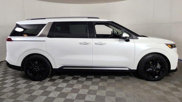 2023 Kia Carnival SX