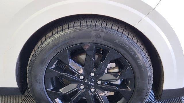 2023 Kia Carnival SX