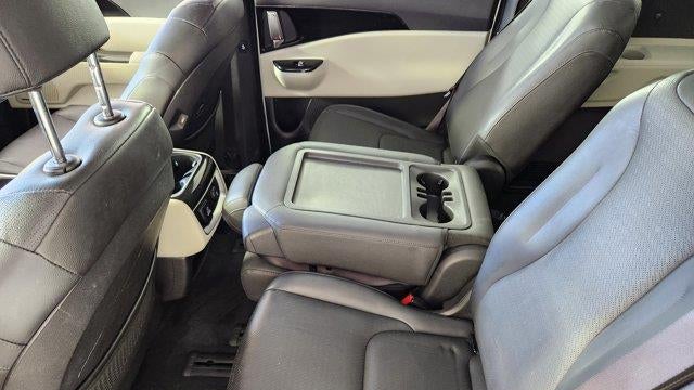 2023 Kia Carnival SX
