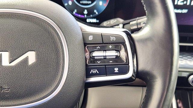 2023 Kia Carnival SX