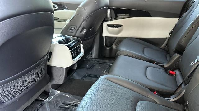 2024 Kia Carnival SX