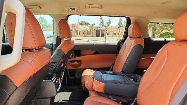2024 Kia Carnival SX