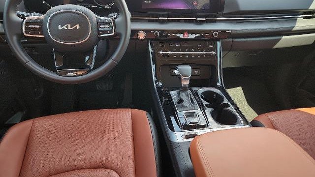 2024 Kia Carnival SX